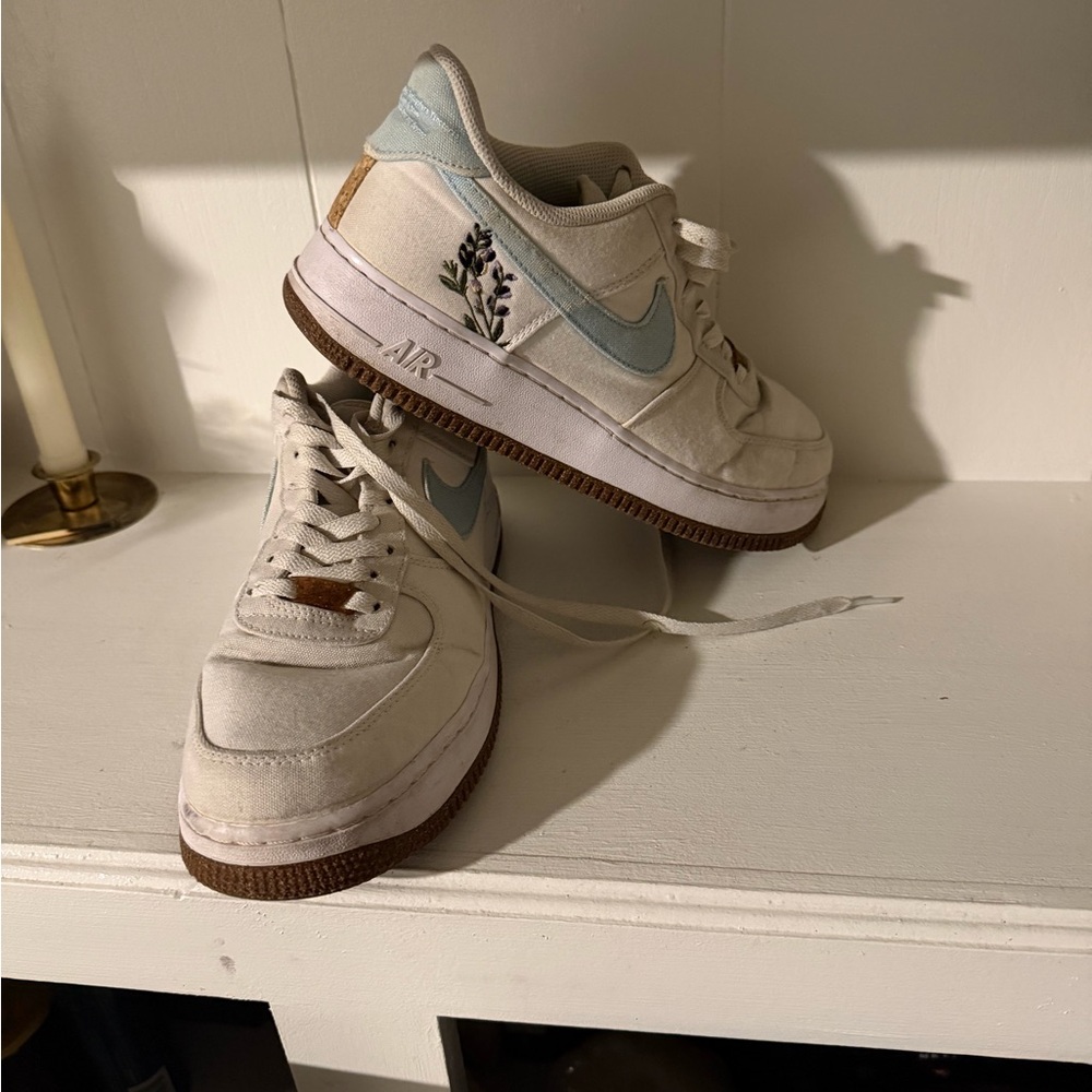 Nike Air Force 1 ’07 LV8 Indigo Botanical Embroidered Sneakers